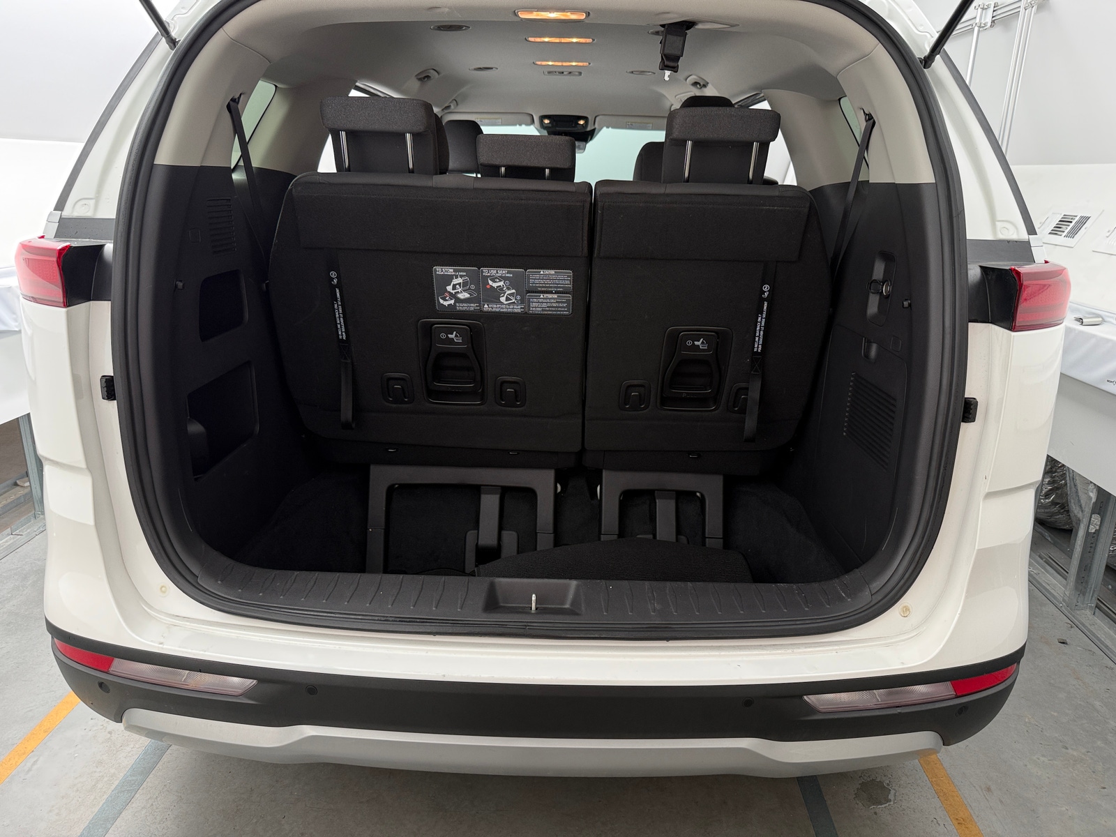 Thumbnail: 2022 Kia Carnival - 7