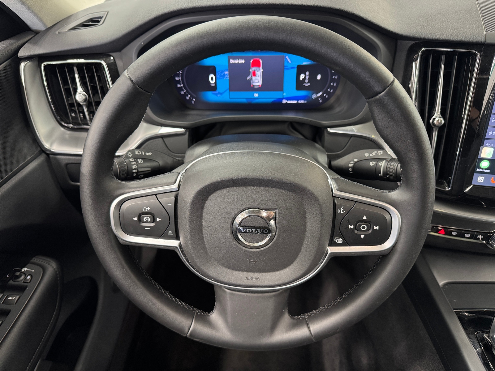 Thumbnail: 2025 Volvo XC60 - 5