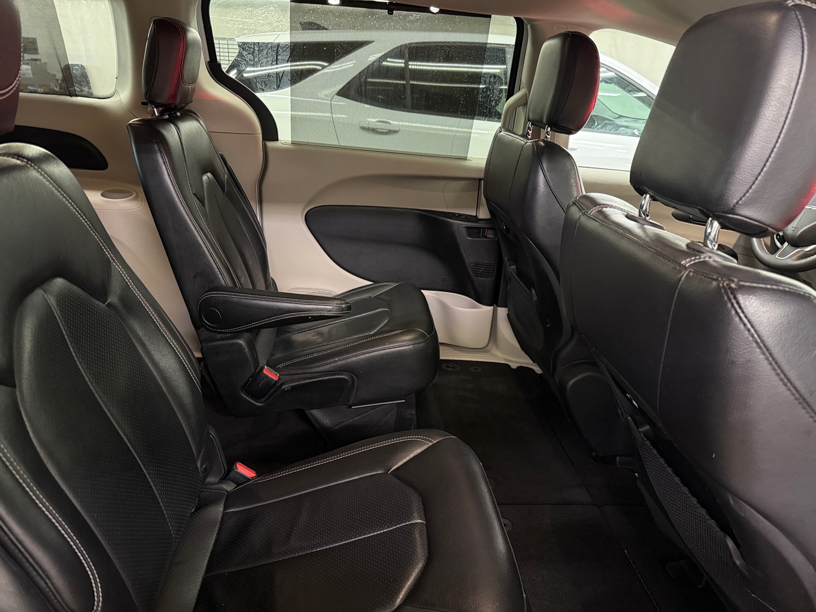 Thumbnail: 2022 Chrysler Pacifica - 5