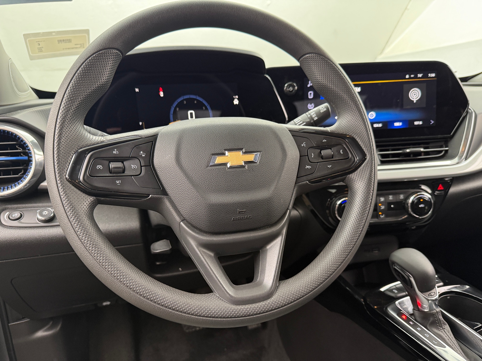 Thumbnail: 2025 Chevrolet Trax - 5