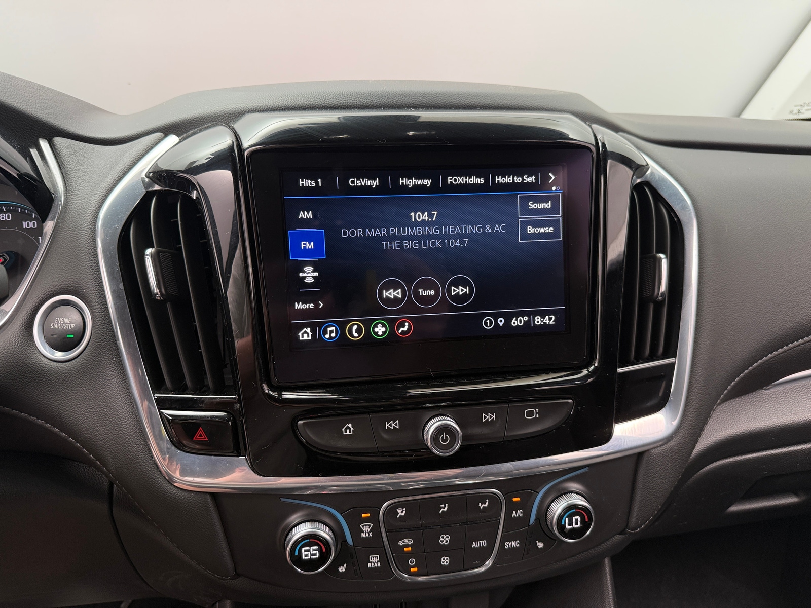 Thumbnail: 2023 Chevrolet Traverse - 4