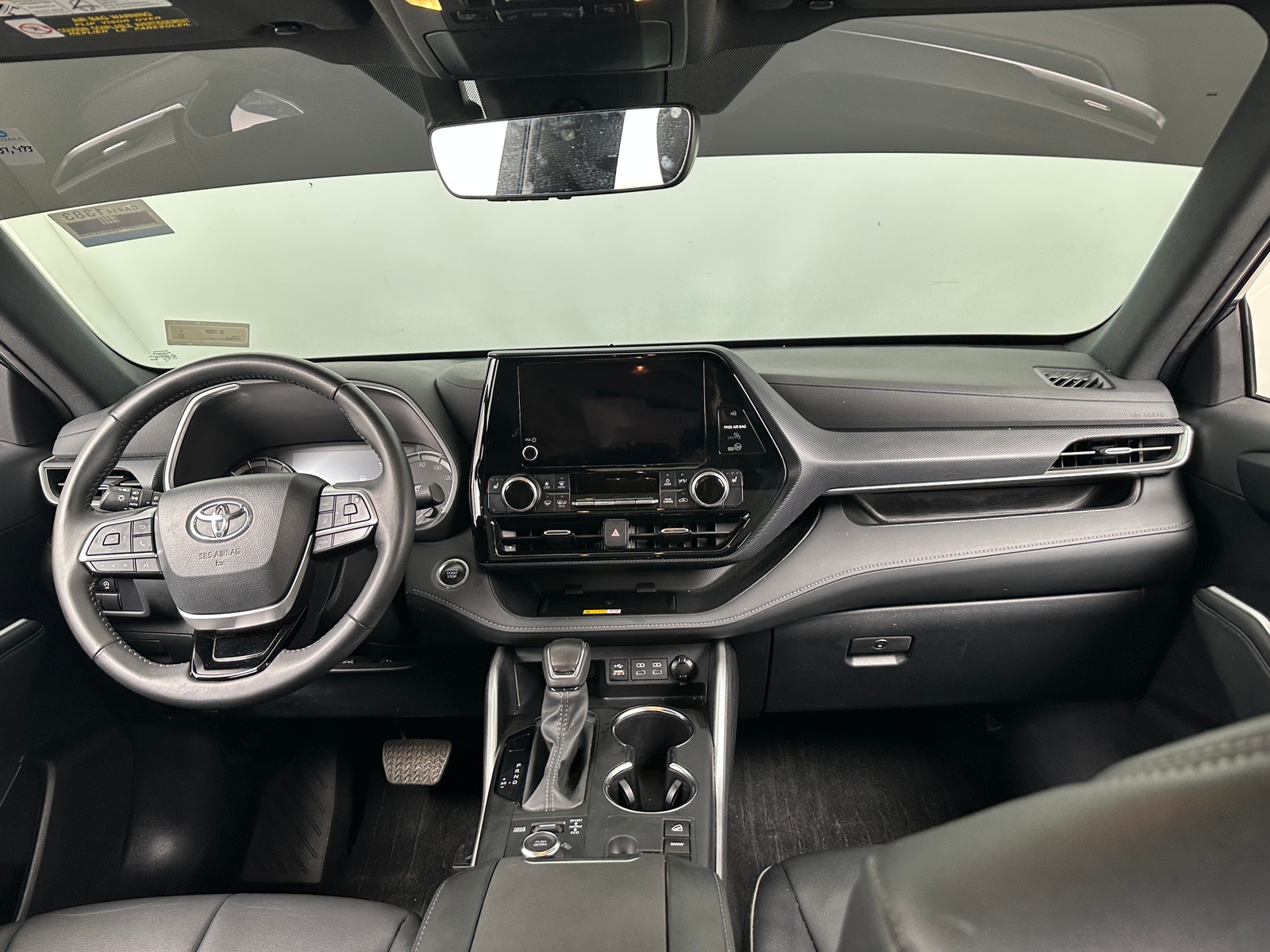 Thumbnail: 2024 Toyota Highlander - 2