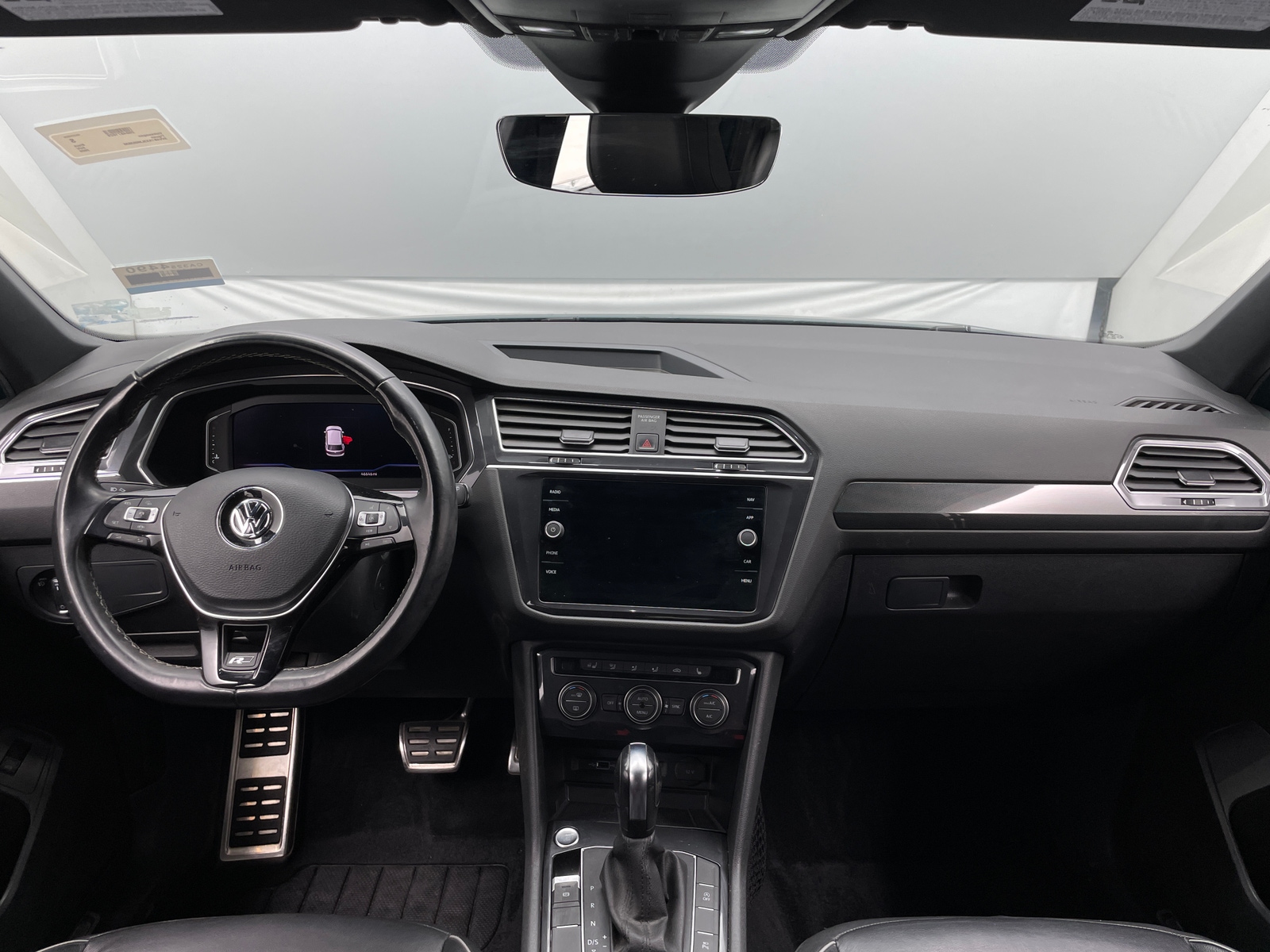 Thumbnail: 2020 Volkswagen Tiguan - 2