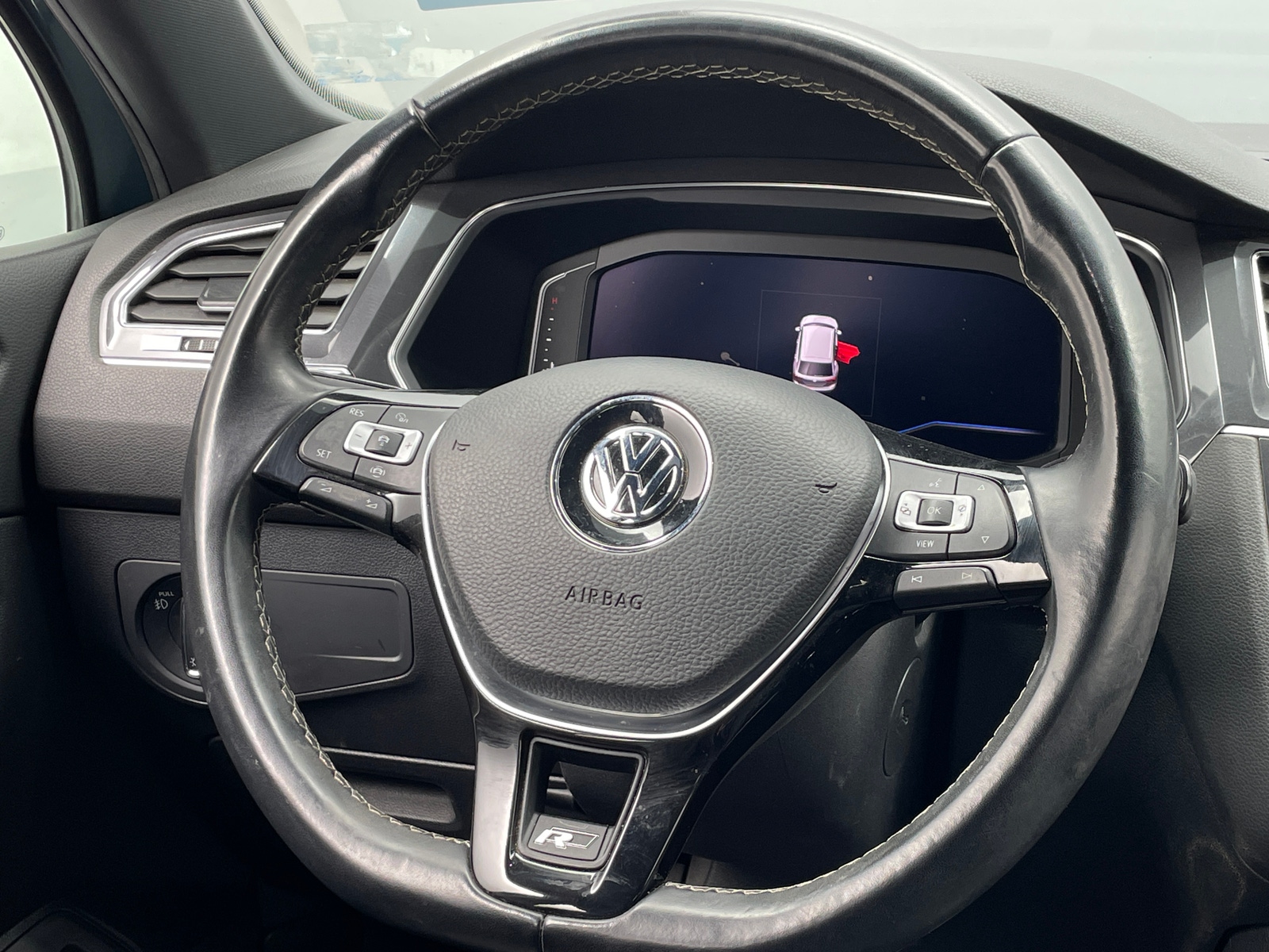 Thumbnail: 2020 Volkswagen Tiguan - 4