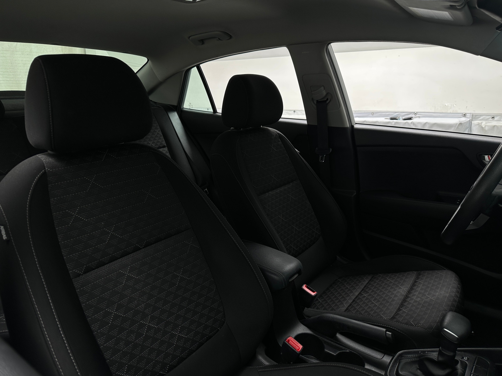 Thumbnail: 2020 Kia Rio - 2