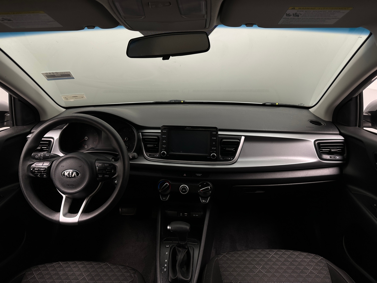 Thumbnail: 2020 Kia Rio - 3