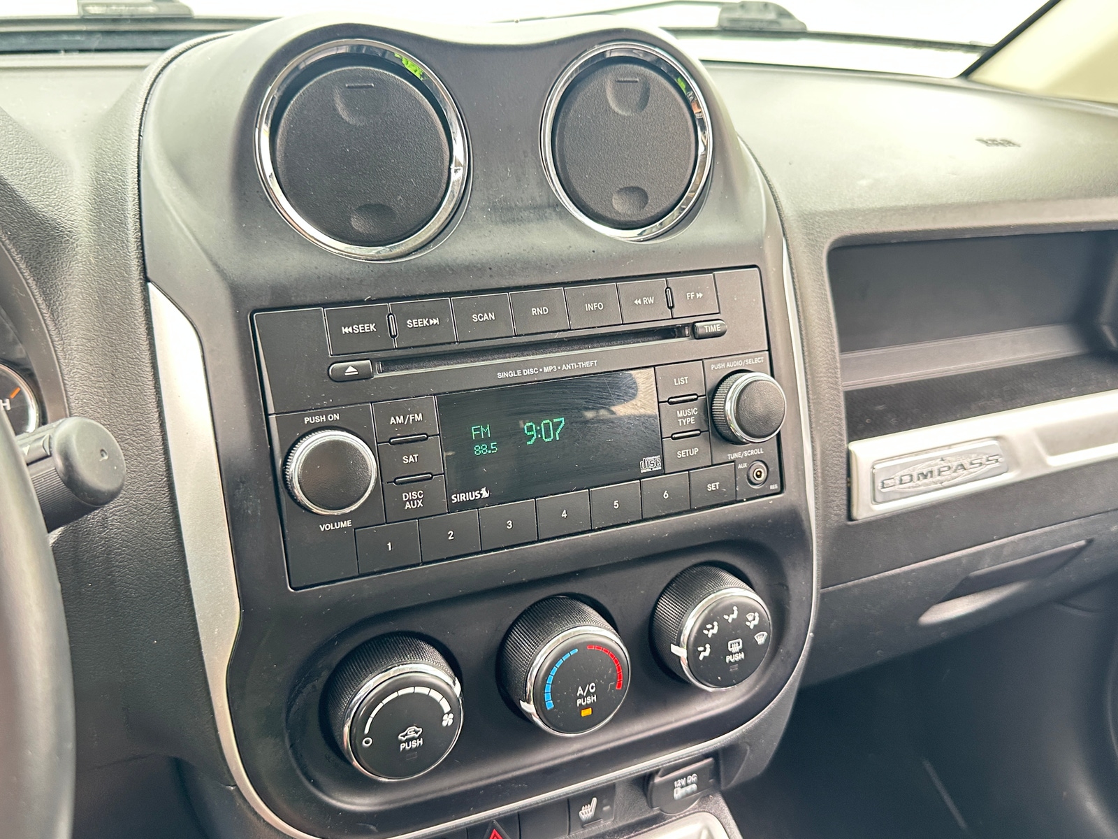 Thumbnail: 2015 Jeep Compass - 3