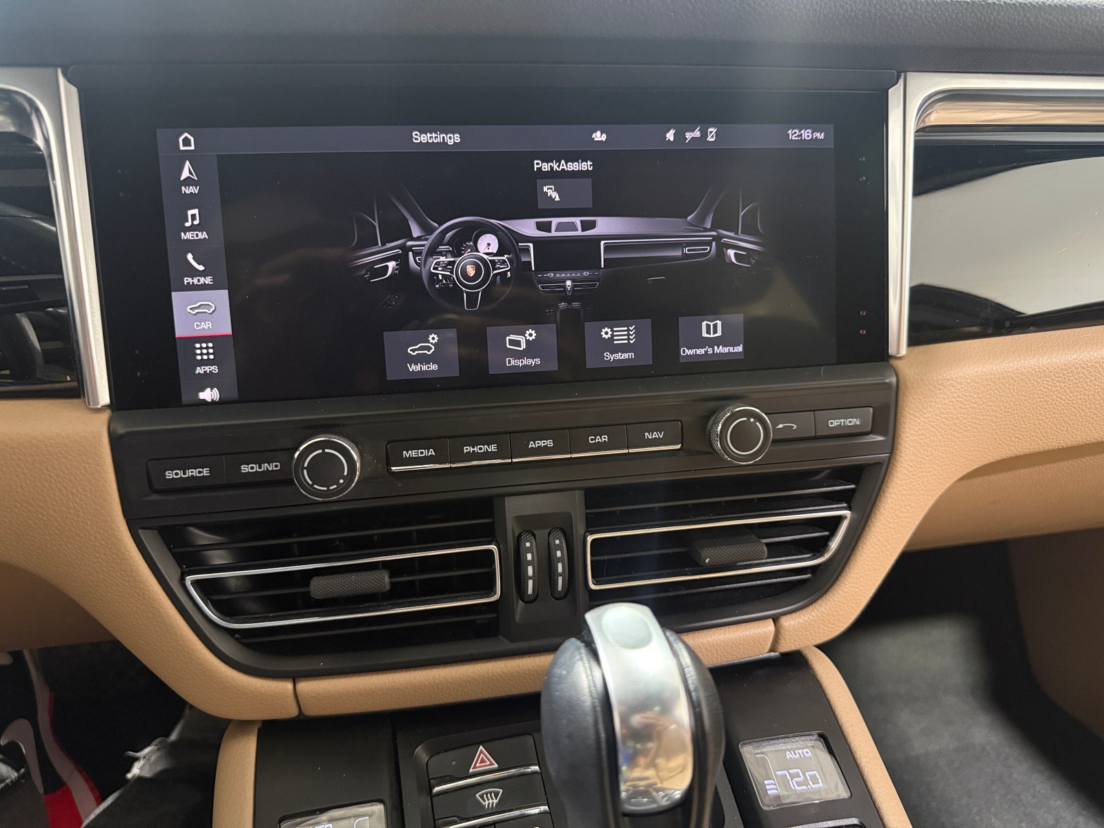 Thumbnail: 2020 Porsche Macan - 3