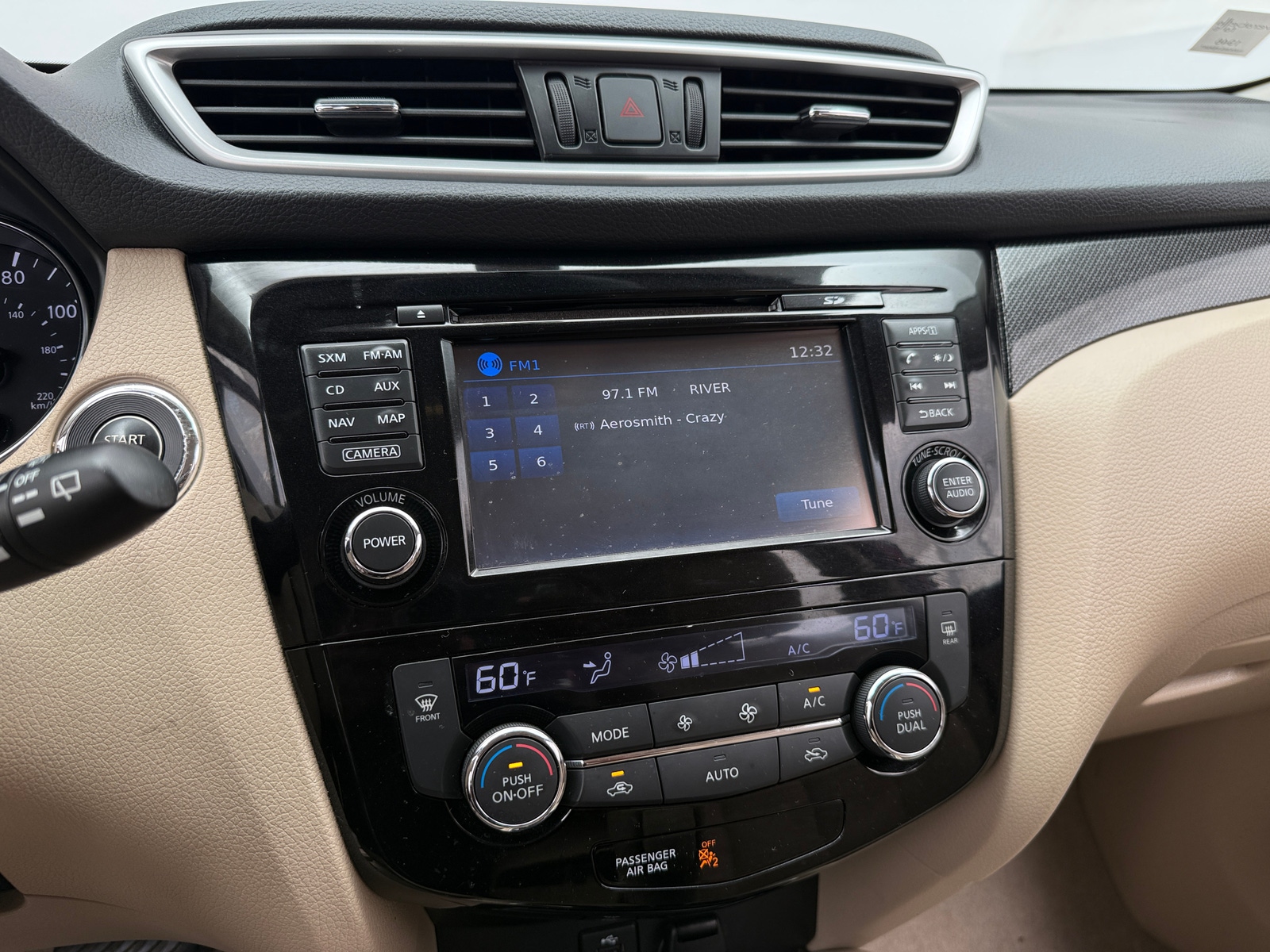 Thumbnail: 2015 Nissan Rogue - 3