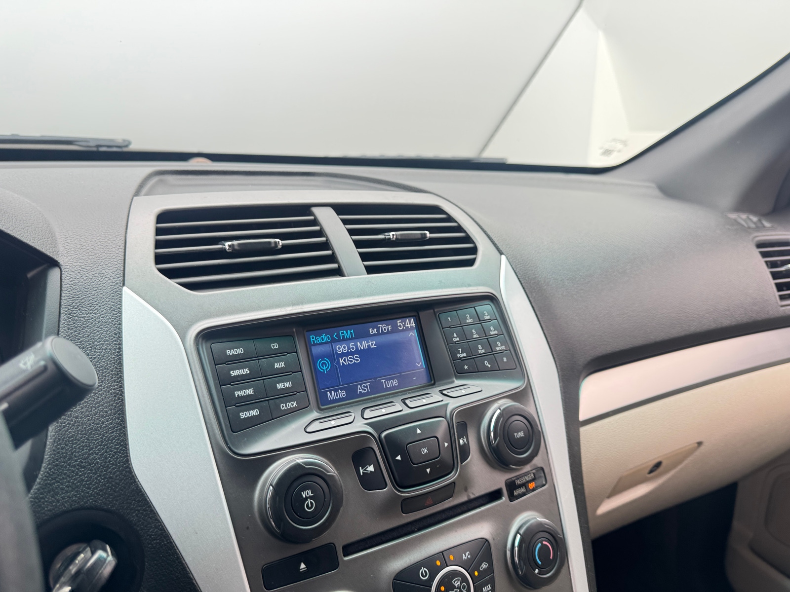 Thumbnail: 2014 Ford Explorer - 4