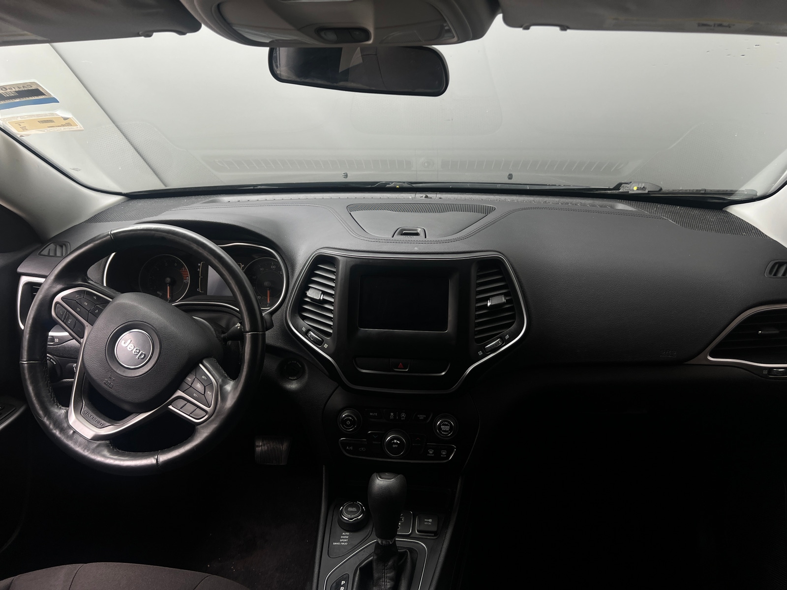 Thumbnail: 2019 Jeep Cherokee - 3
