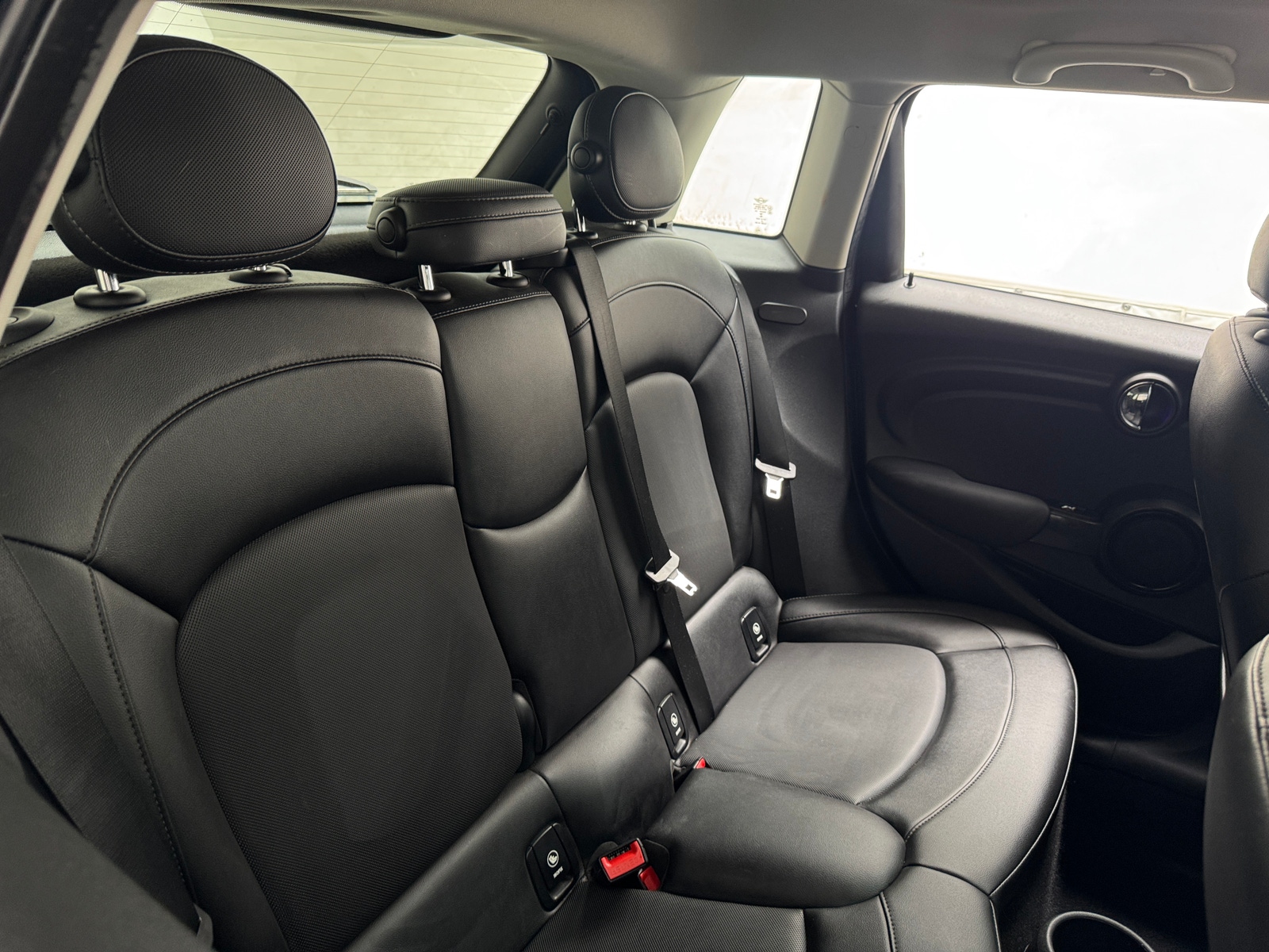 Thumbnail: 2015 MINI Cooper Hardtop - 5