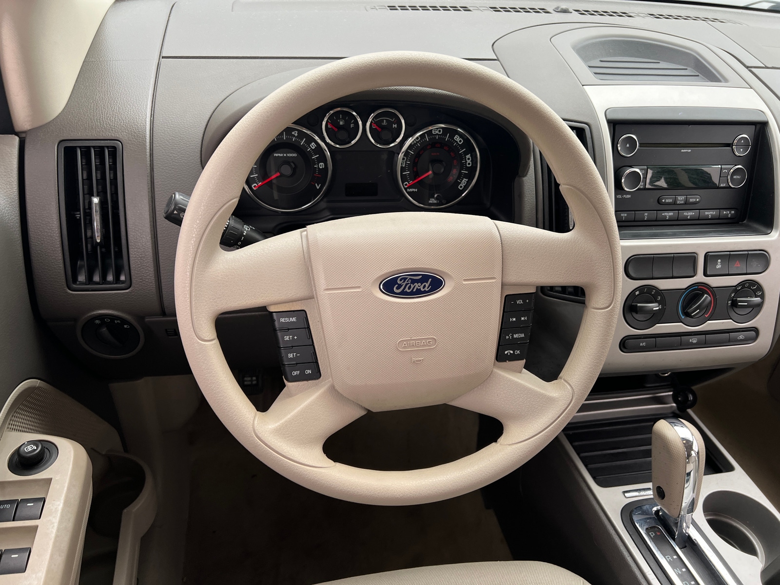 Thumbnail: 2010 Ford Edge - 5