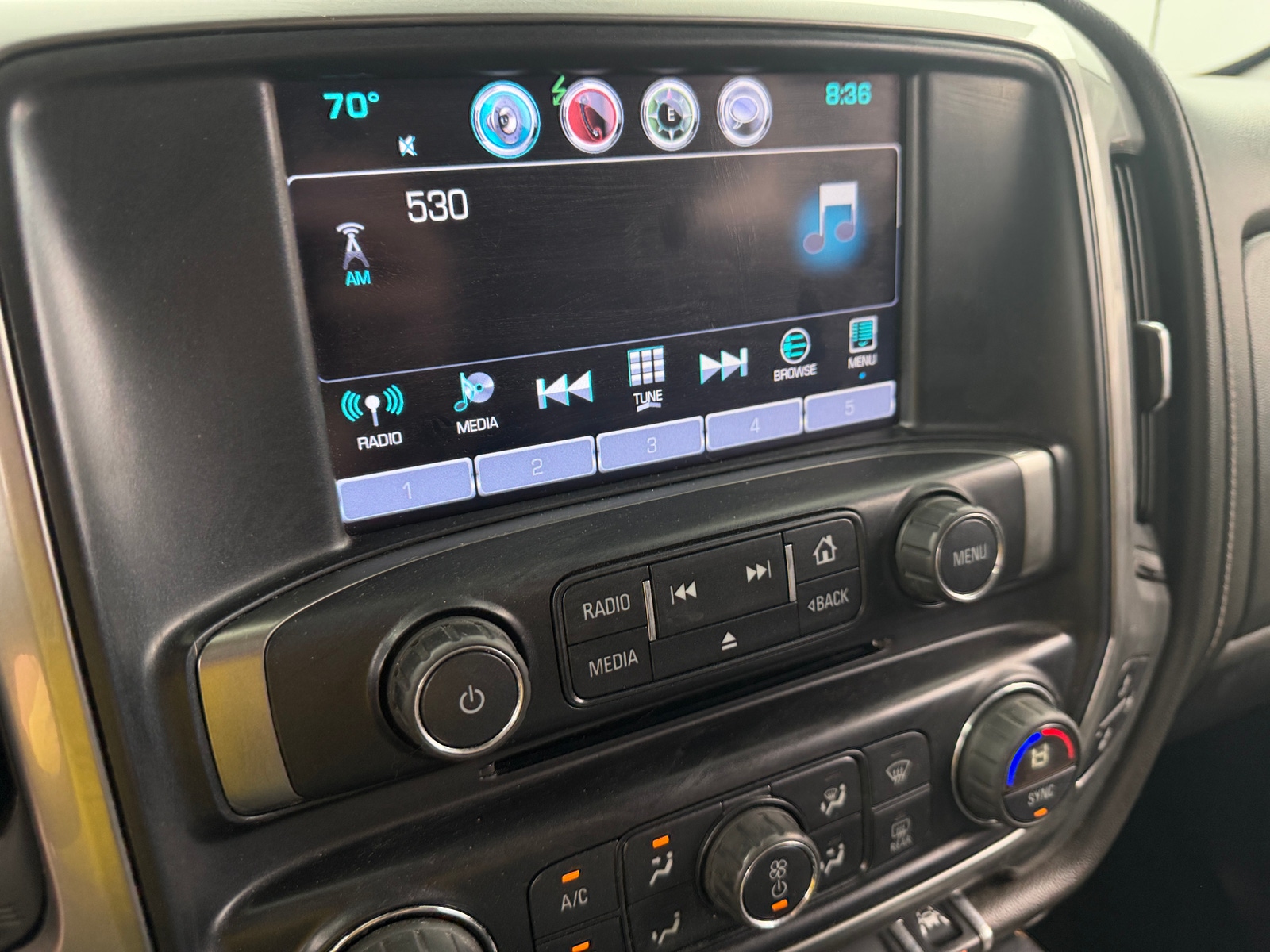 Thumbnail: 2016 Chevrolet Silverado 1500 - 3