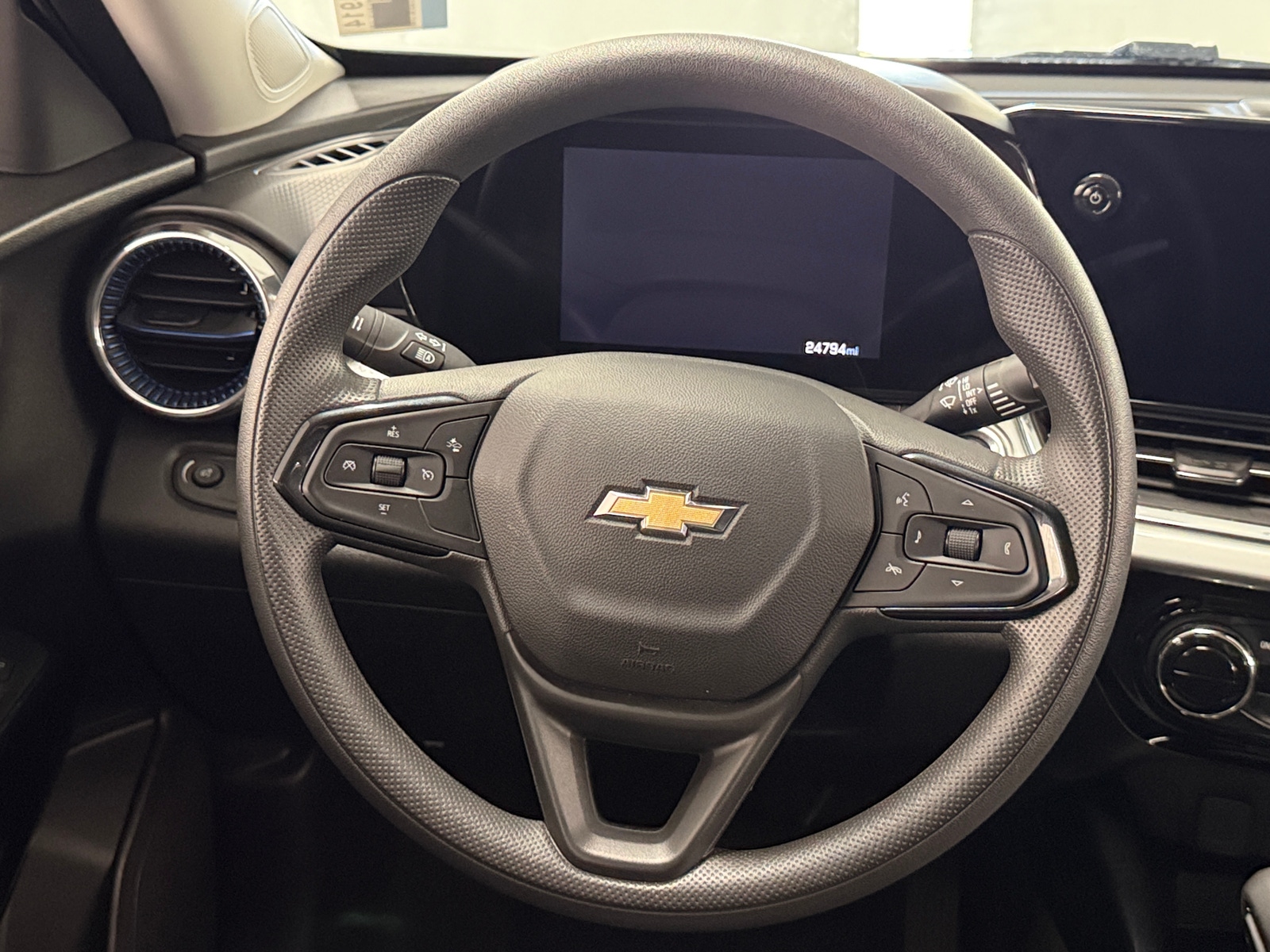 Thumbnail: 2025 Chevrolet Trax - 5