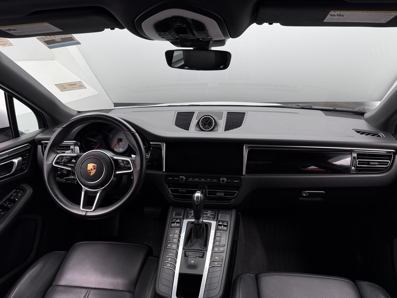 Thumbnail: 2021 Porsche Macan - 2
