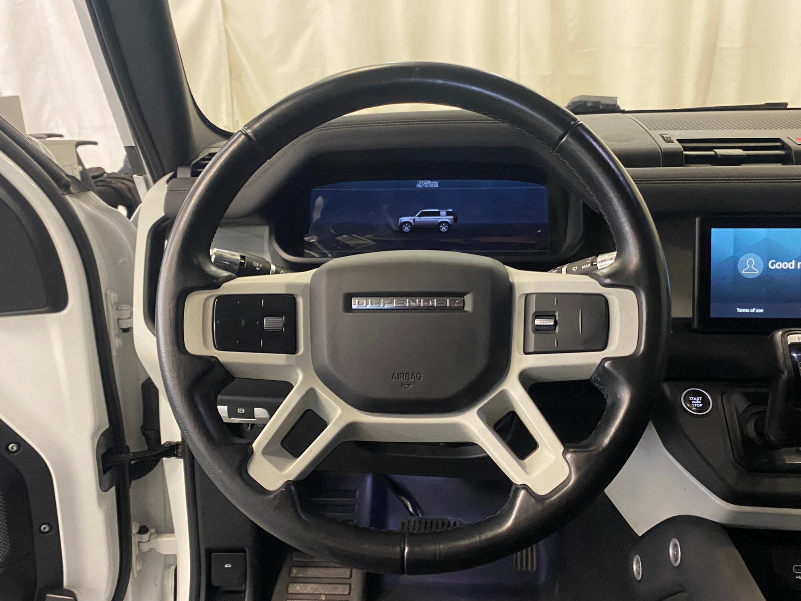 Thumbnail: 2021 Land Rover Defender - 5