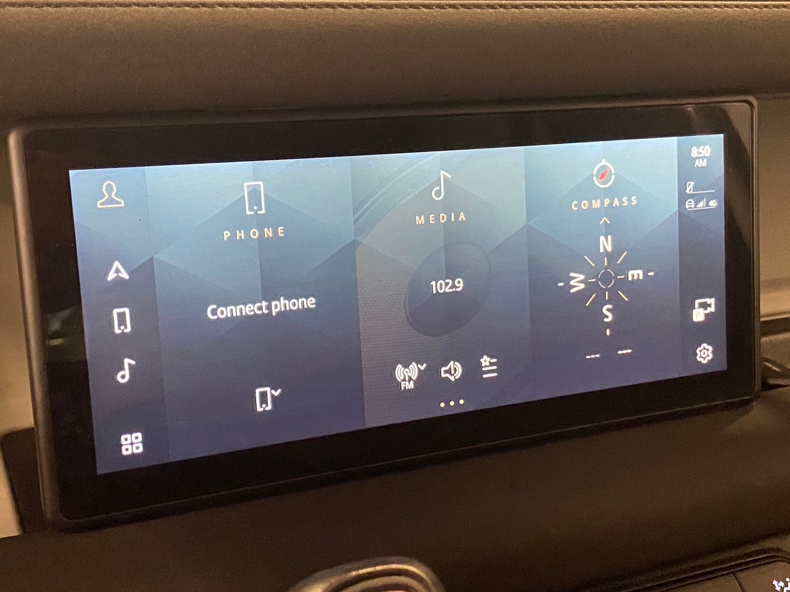 Thumbnail: 2021 Land Rover Defender - 4