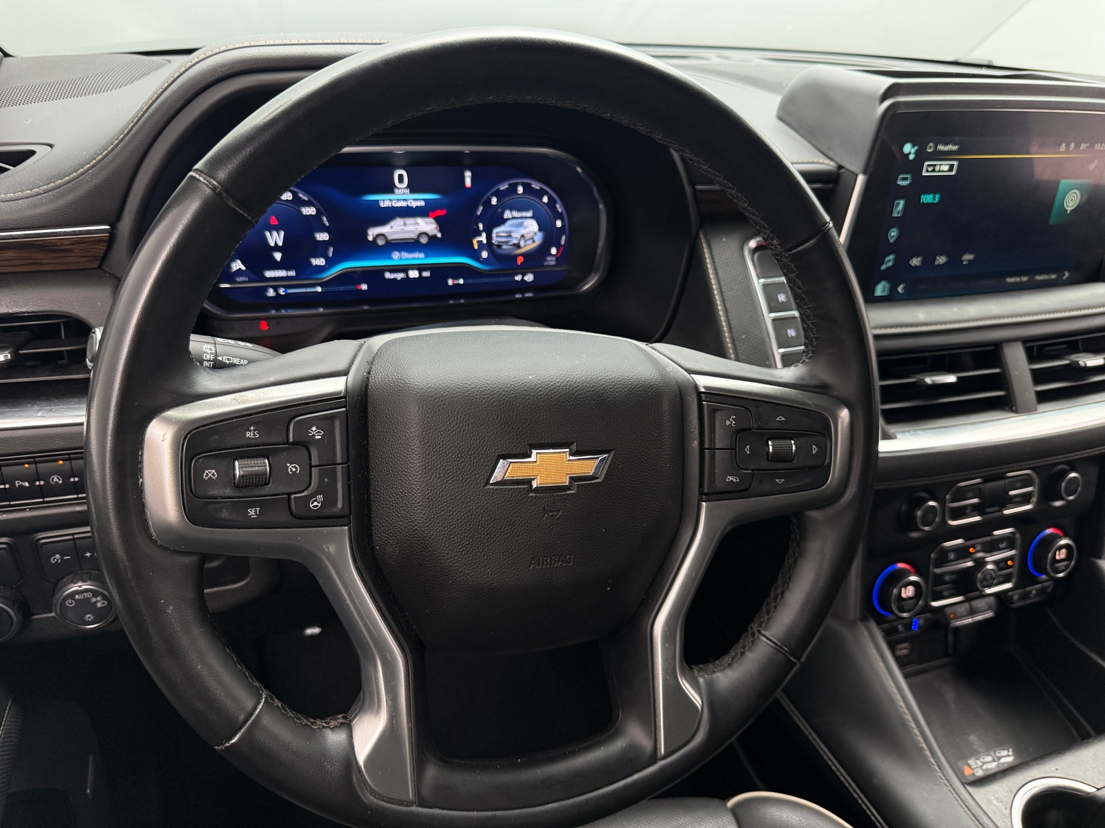 Thumbnail: 2023 Chevrolet Suburban - 4