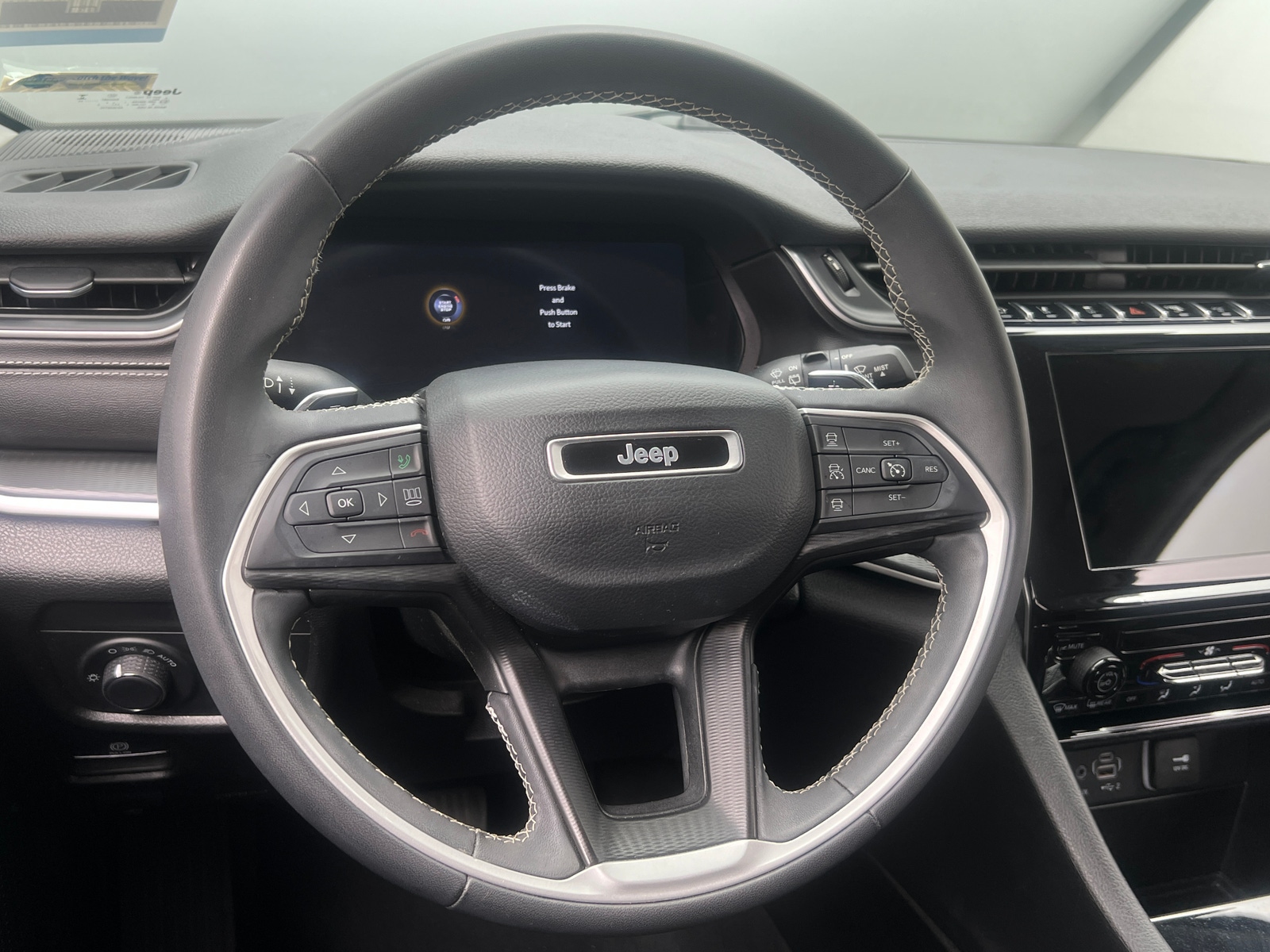 Thumbnail: 2023 Jeep Grand Cherokee L - 5