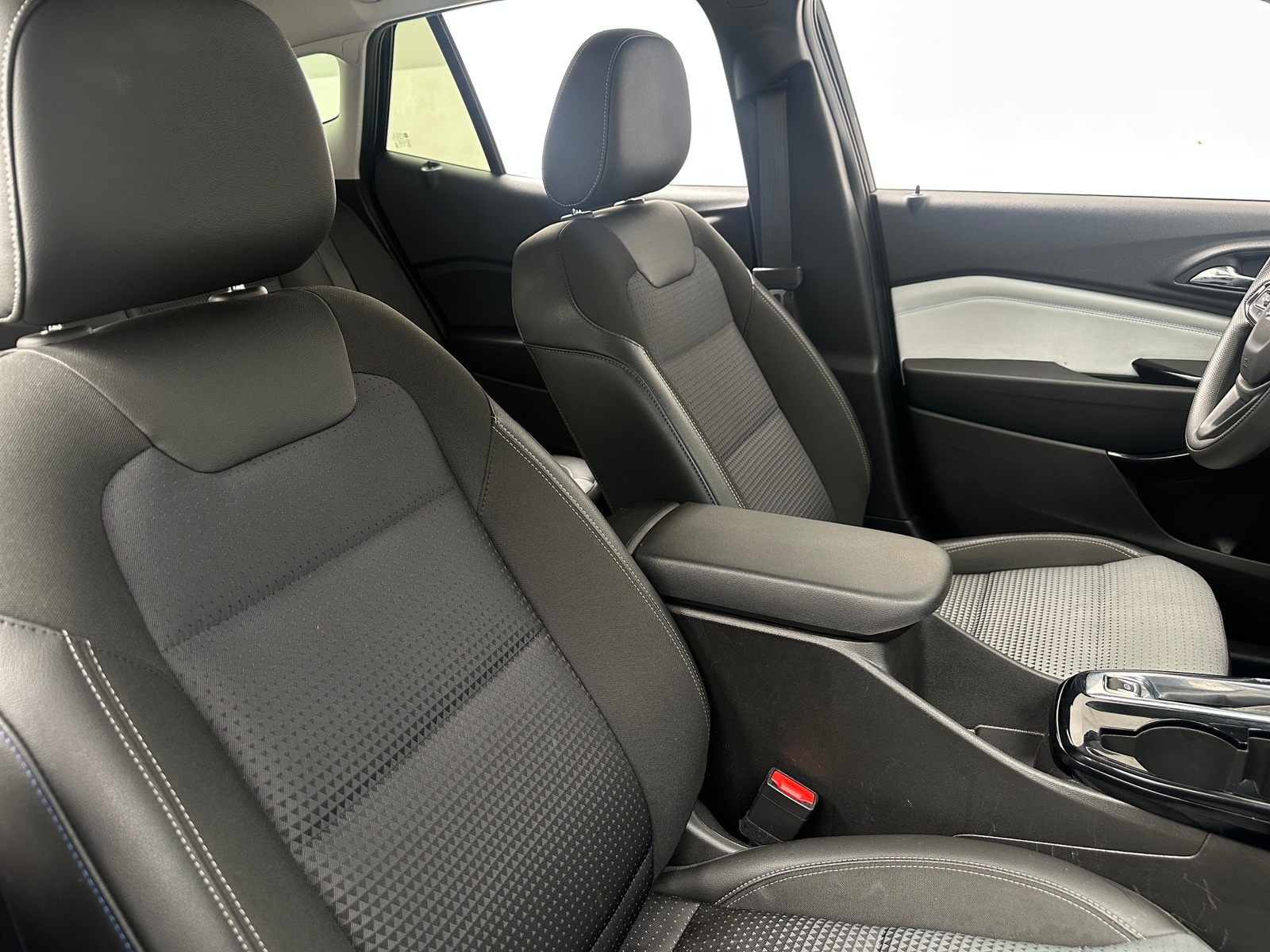 Thumbnail: 2025 Chevrolet Trax - 2