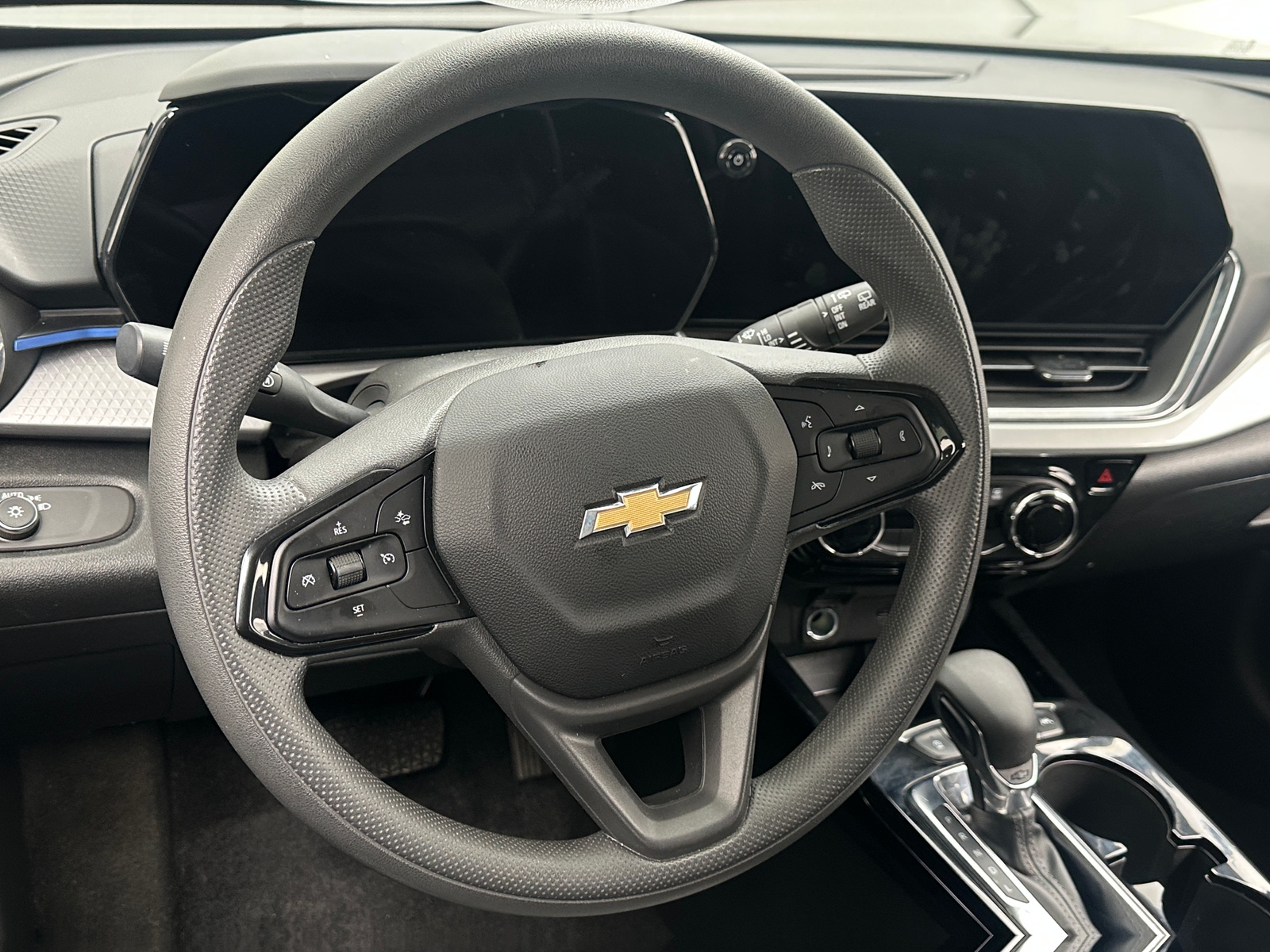 Thumbnail: 2025 Chevrolet Trax - 5