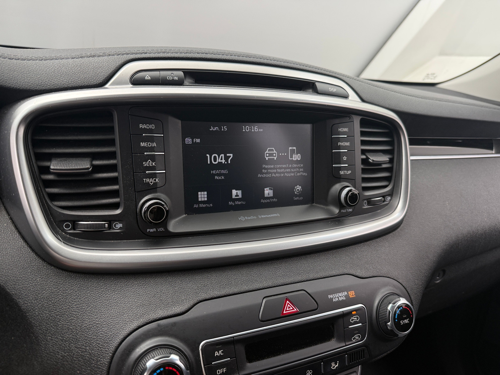 Thumbnail: 2019 Kia Sorento - 4