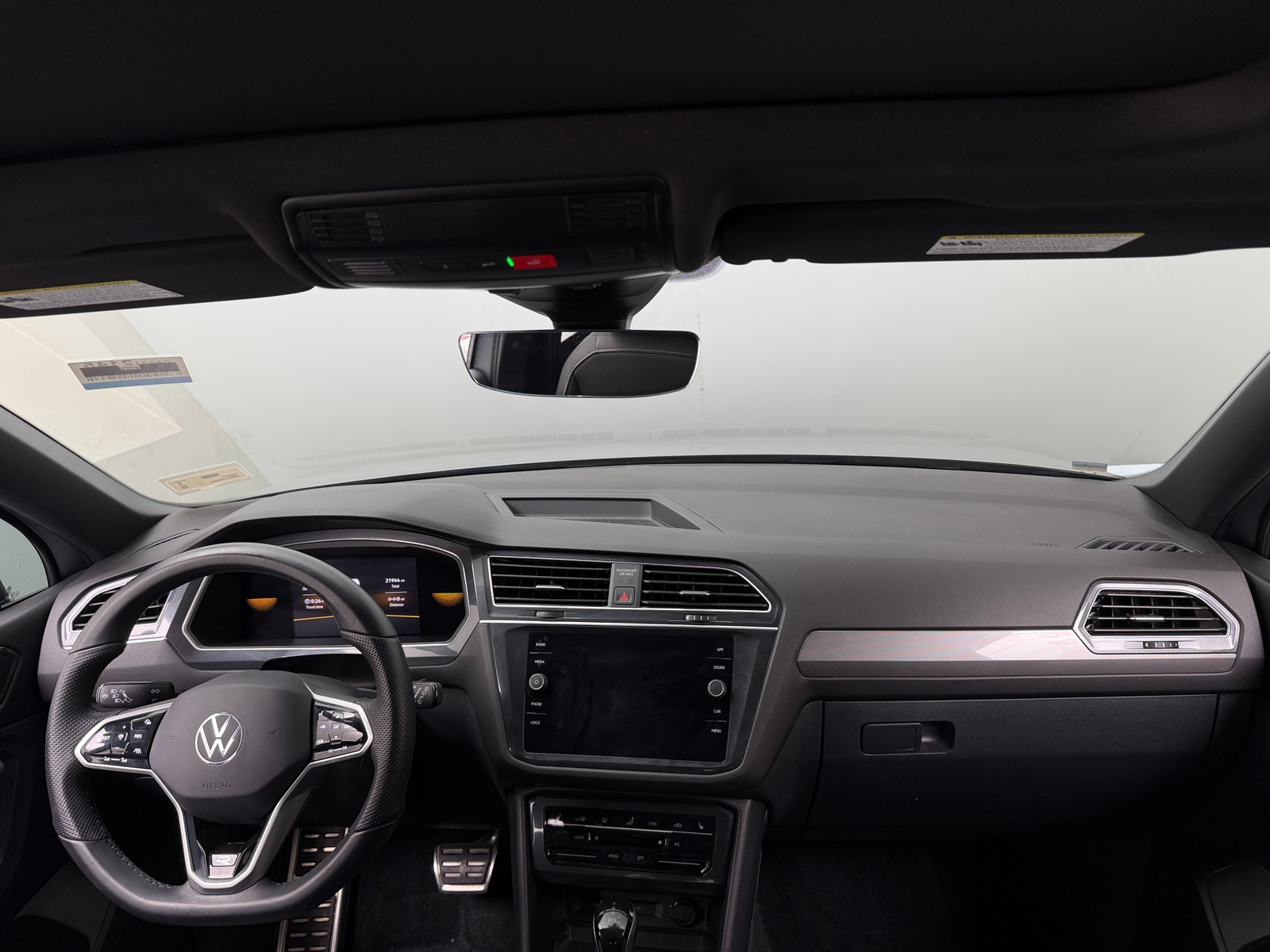 Thumbnail: 2023 Volkswagen Tiguan - 2