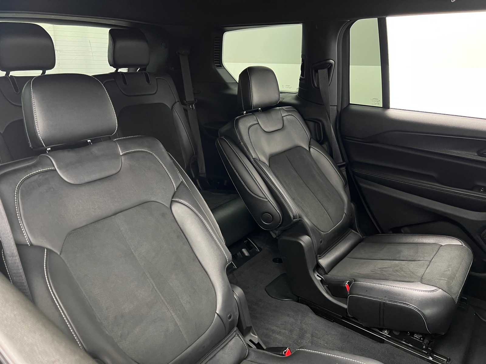 Thumbnail: 2023 Jeep Grand Cherokee L - 5