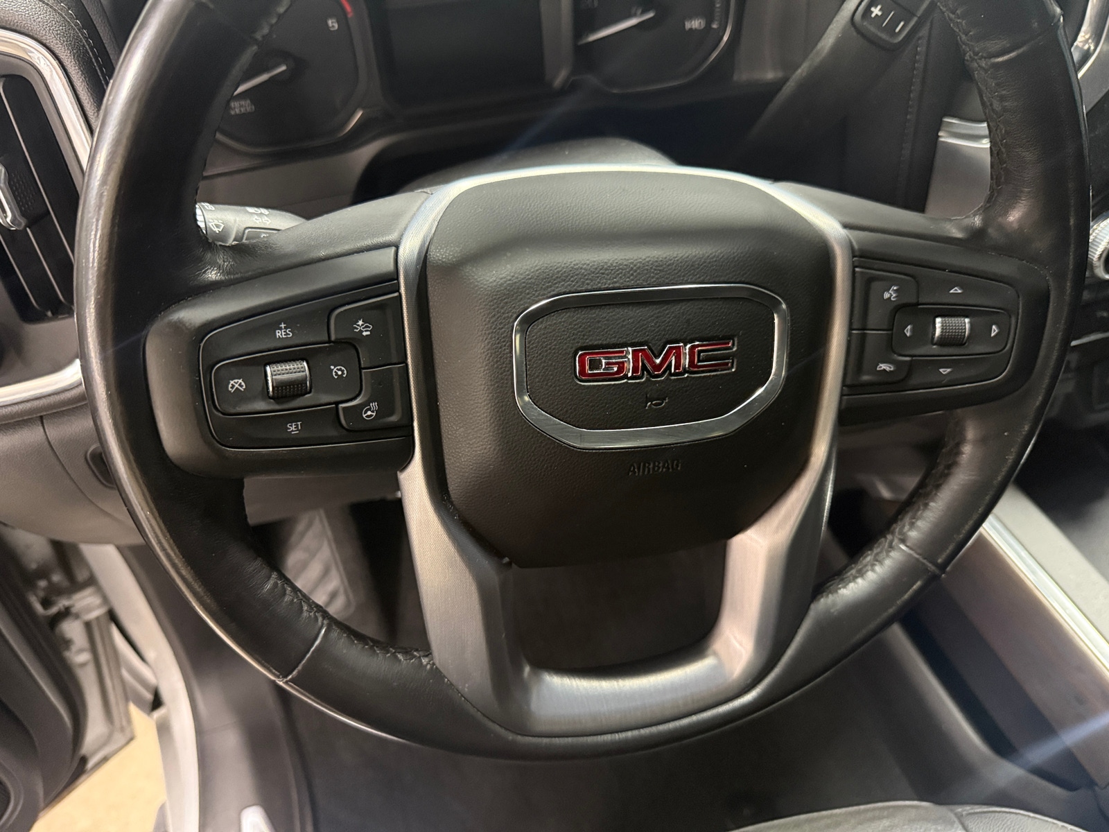 Thumbnail: 2022 GMC Sierra 2500 - 4