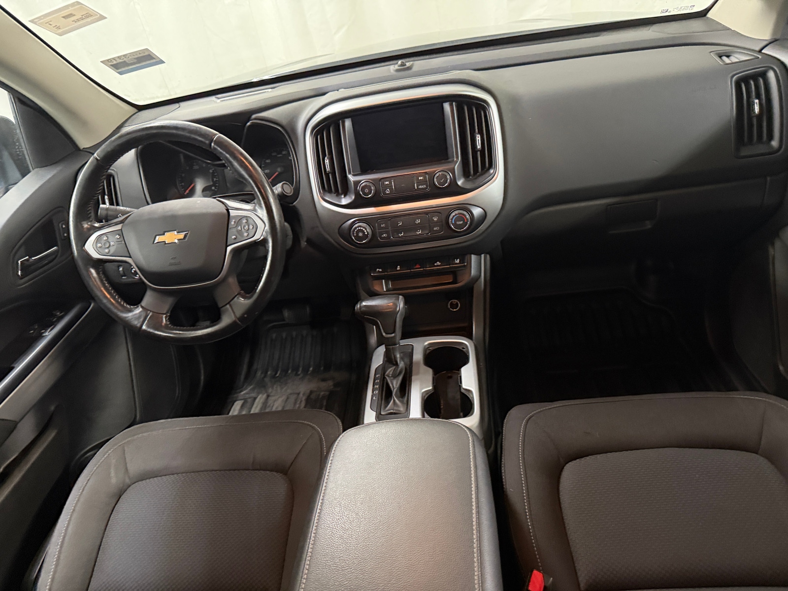 Thumbnail: 2021 Chevrolet Colorado - 3
