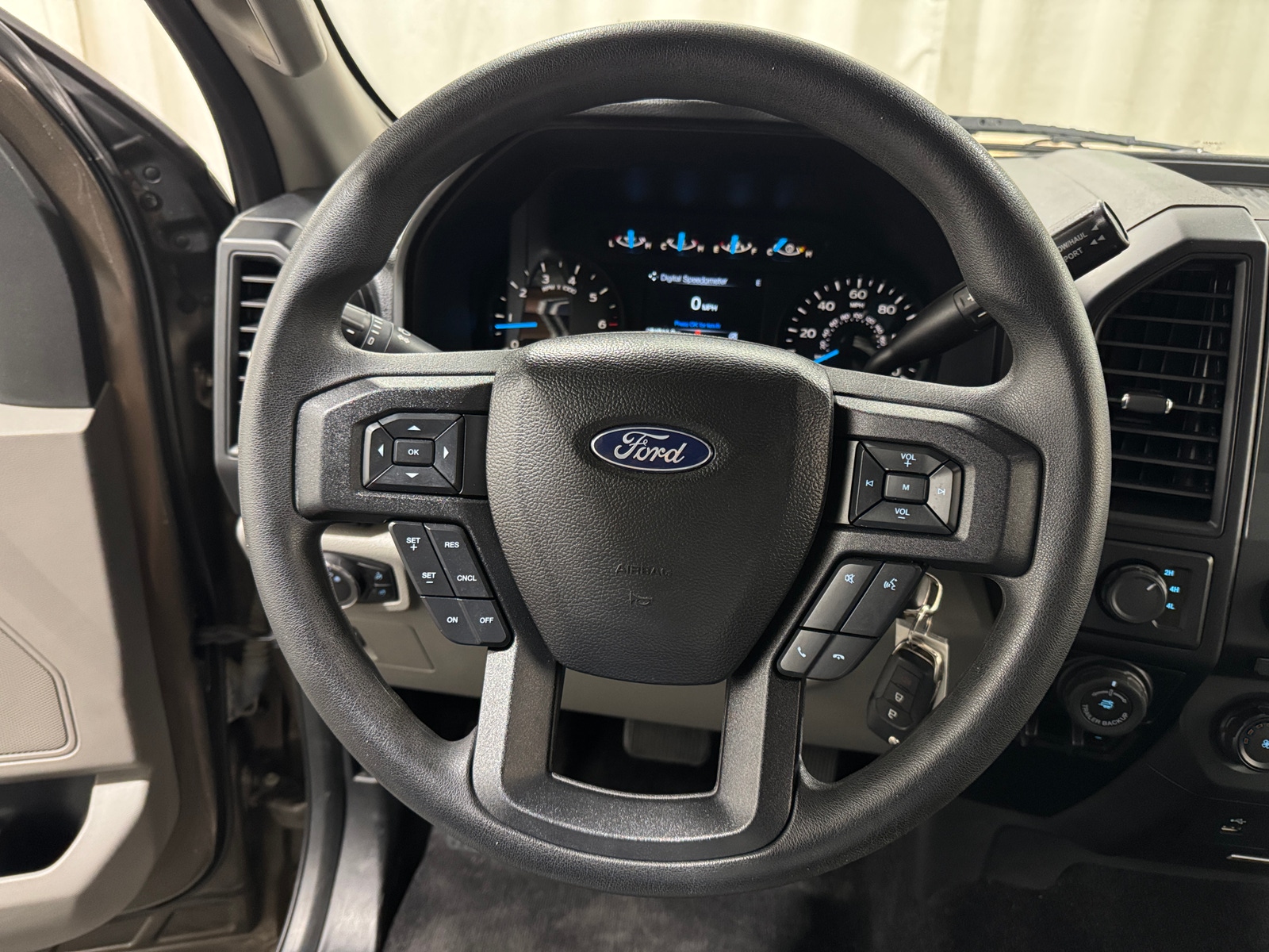 Thumbnail: 2017 Ford Econoline - 5