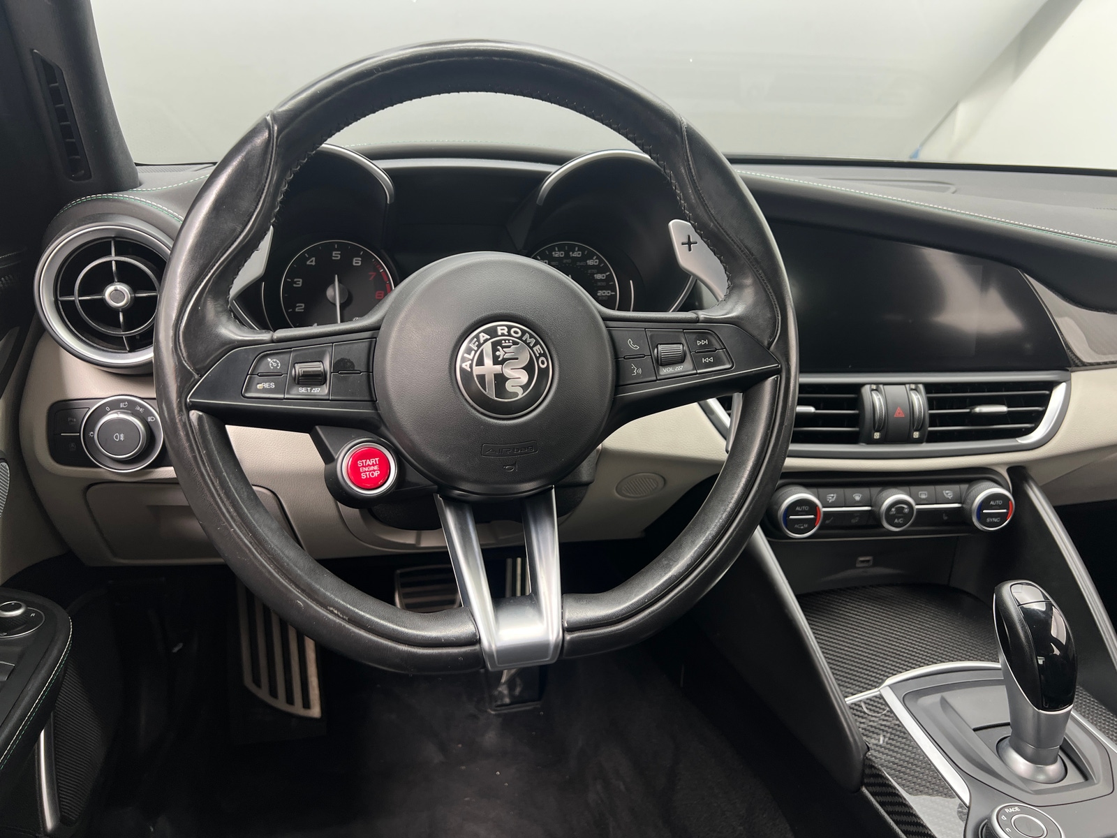 Thumbnail: 2018 Alfa Romeo Giulia - 4