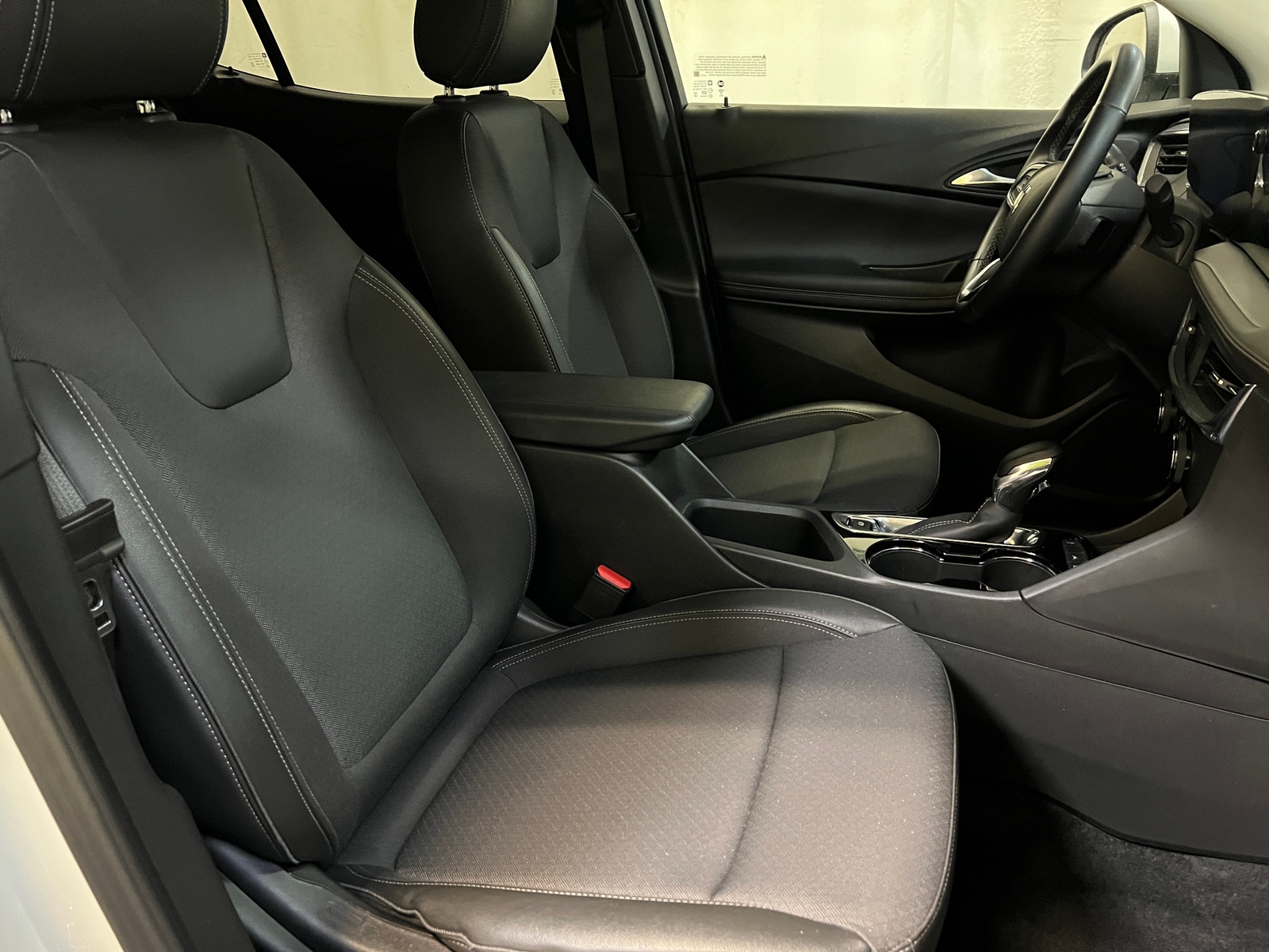 Thumbnail: 2025 Buick Encore GX - 2