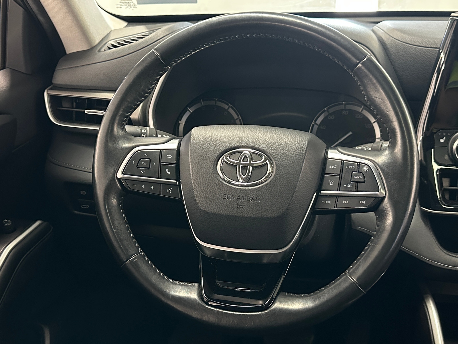 Thumbnail: 2021 Toyota Highlander - 4