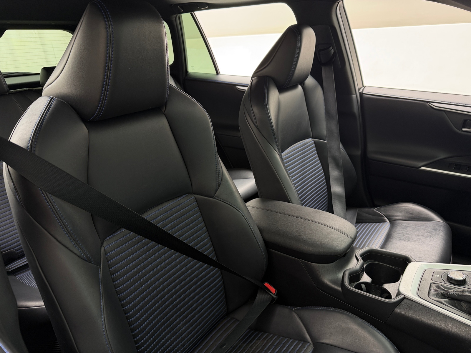 Thumbnail: 2020 Toyota RAV4 - 2