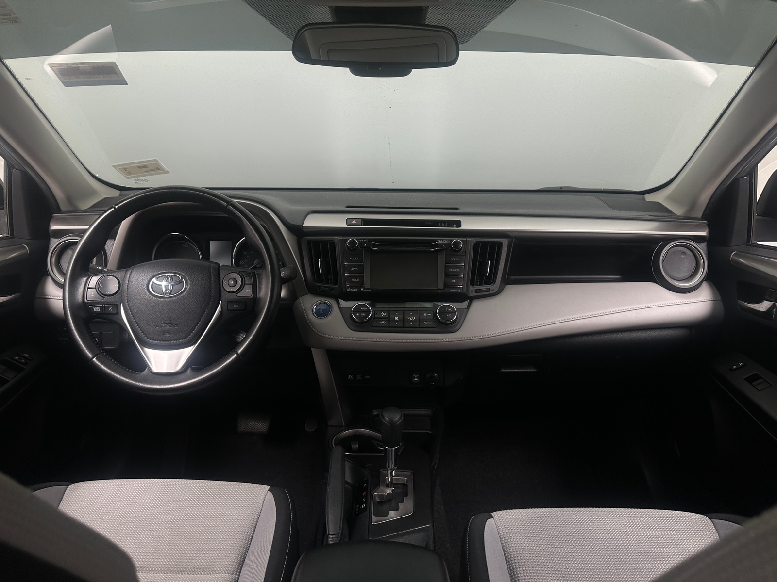 Thumbnail: 2018 Toyota RAV4 - 3