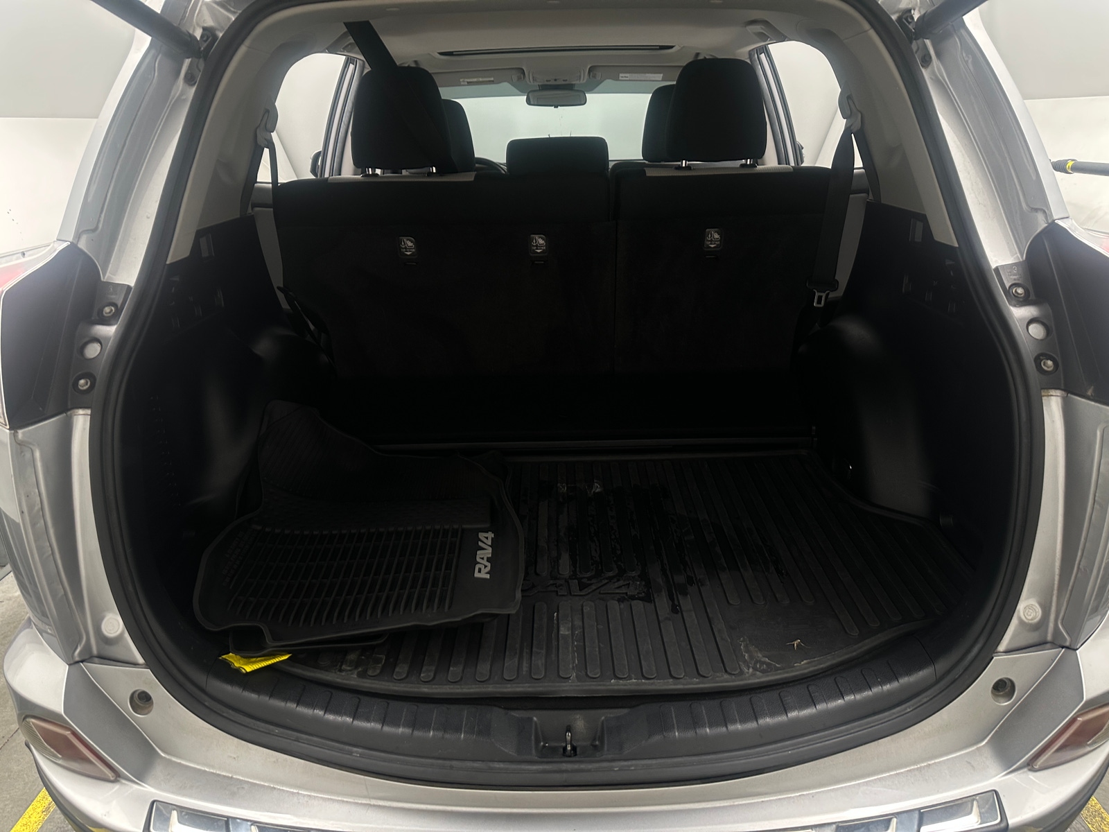 Thumbnail: 2018 Toyota RAV4 - 7