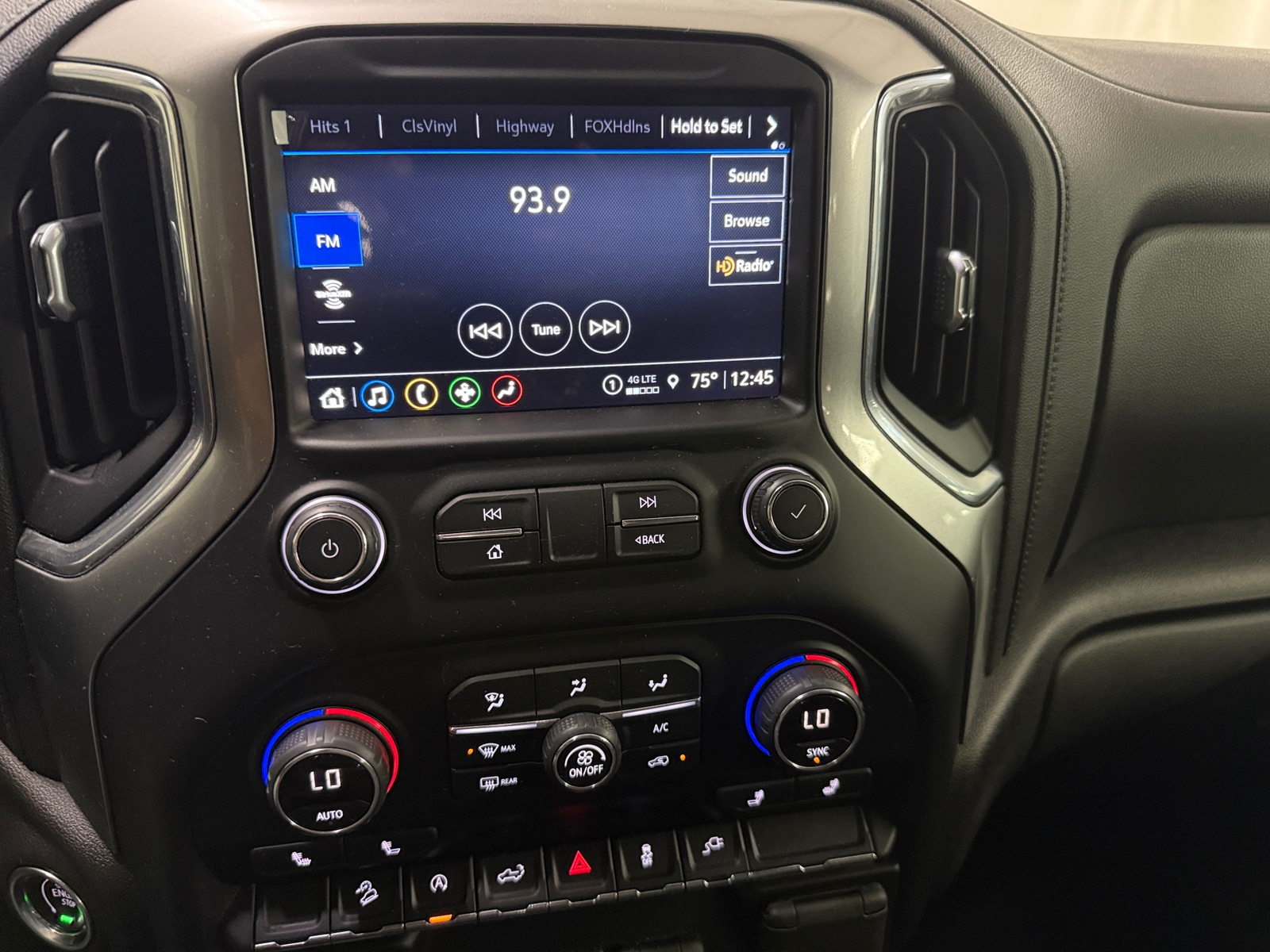 Thumbnail: 2021 Chevrolet Silverado 1500 - 4