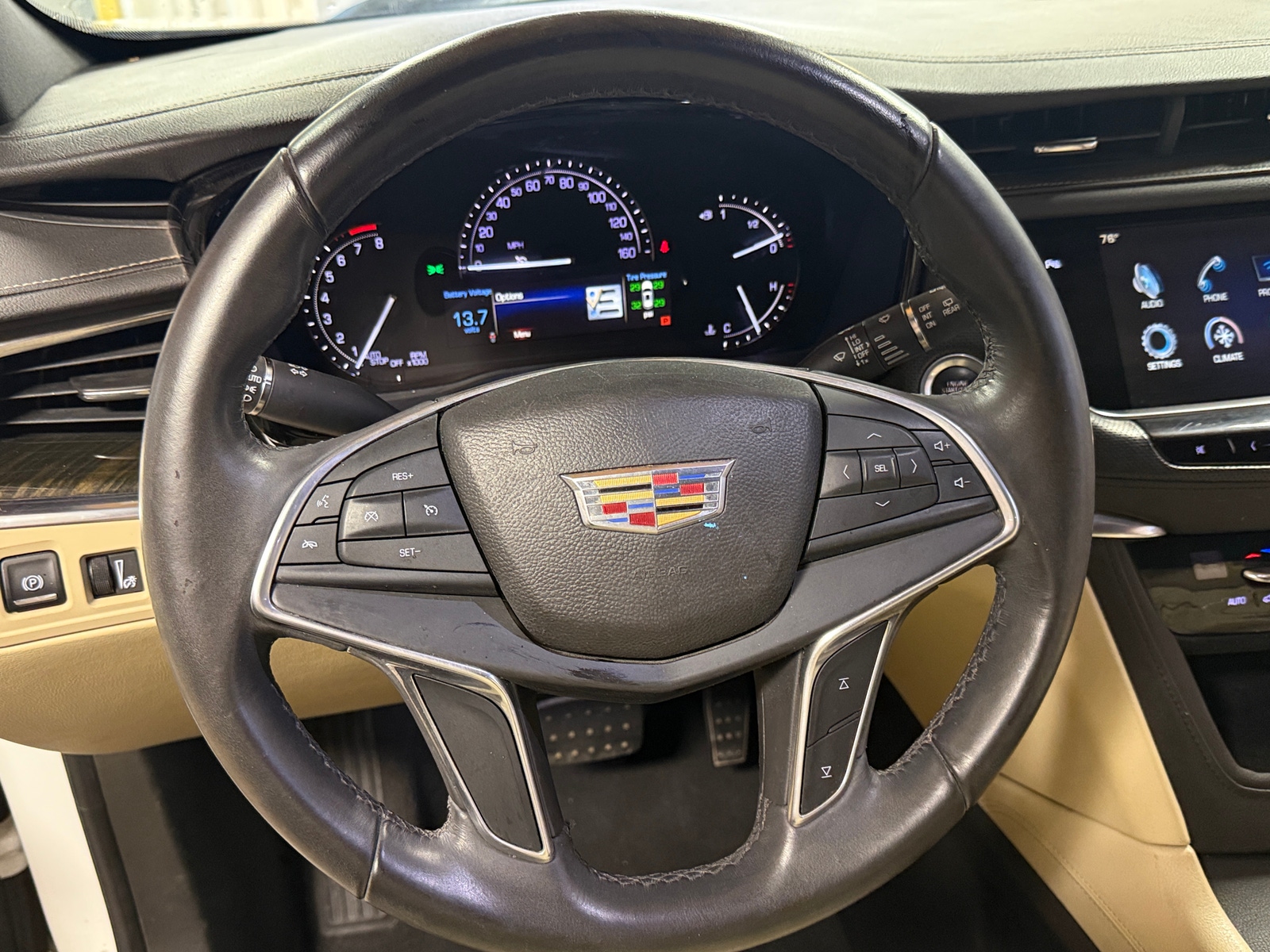 Thumbnail: 2017 Cadillac XT5 - 4