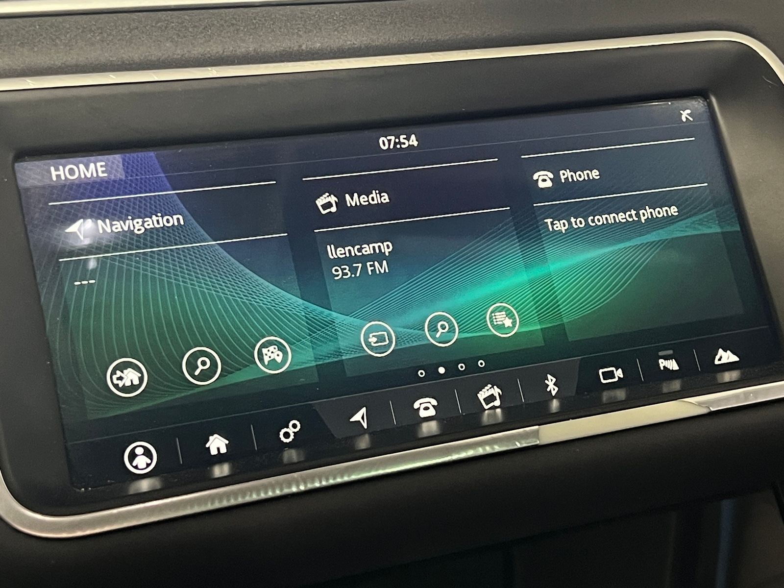 Thumbnail: 2020 Land Rover Range Rover Evoque - 3