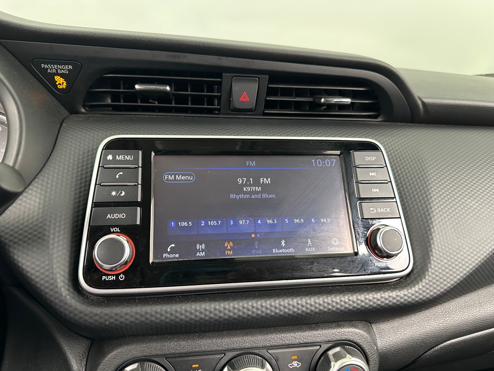 Thumbnail: 2025 Nissan Kicks - 4