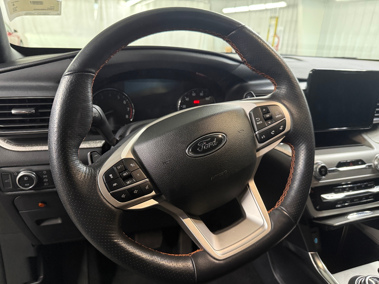 Thumbnail: 2022 Ford Explorer - 4