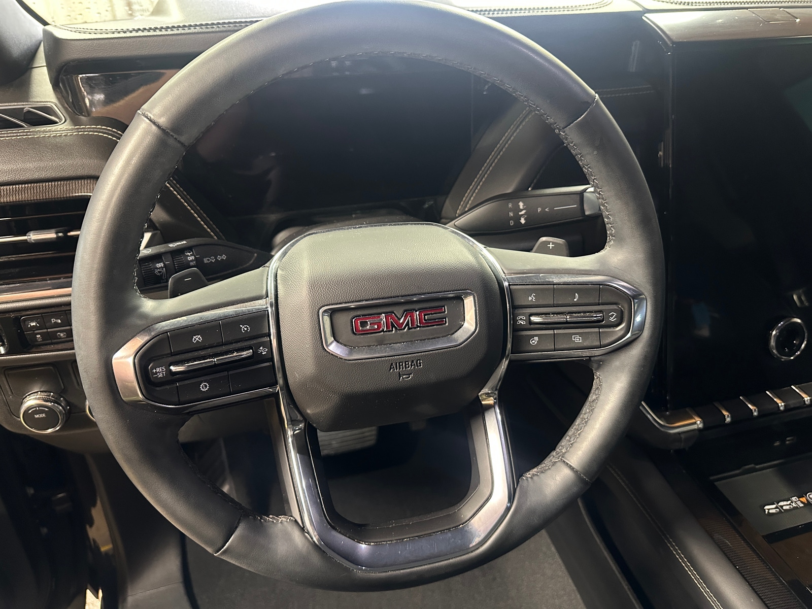 Thumbnail: 2025 GMC Yukon - 4