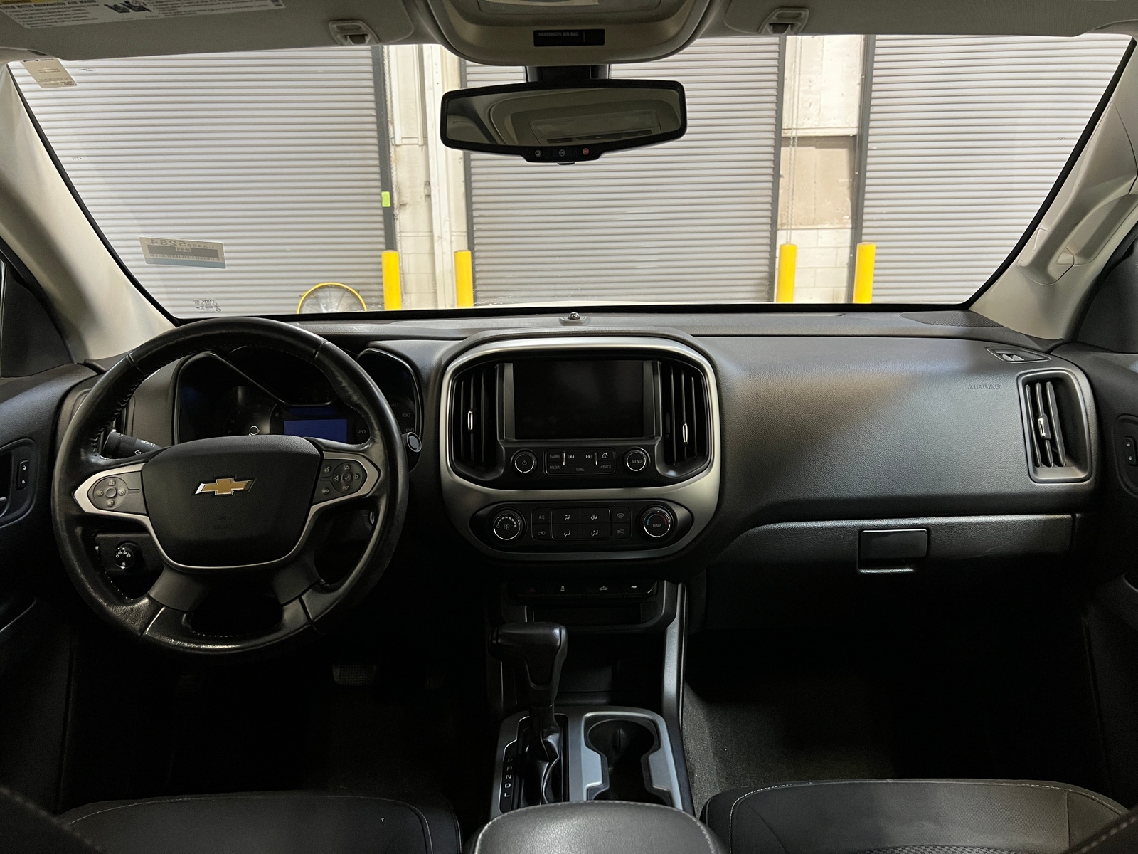 Thumbnail: 2017 Chevrolet Colorado - 3