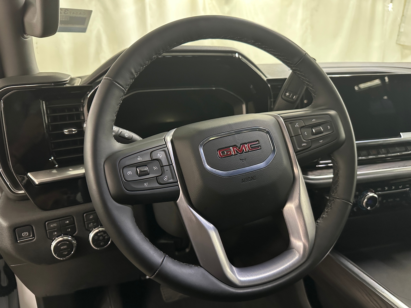 Thumbnail: 2026 GMC Sierra 2500 - 5