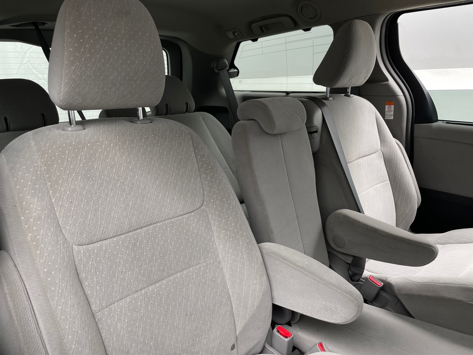 Thumbnail: 2017 Toyota Sienna - 6
