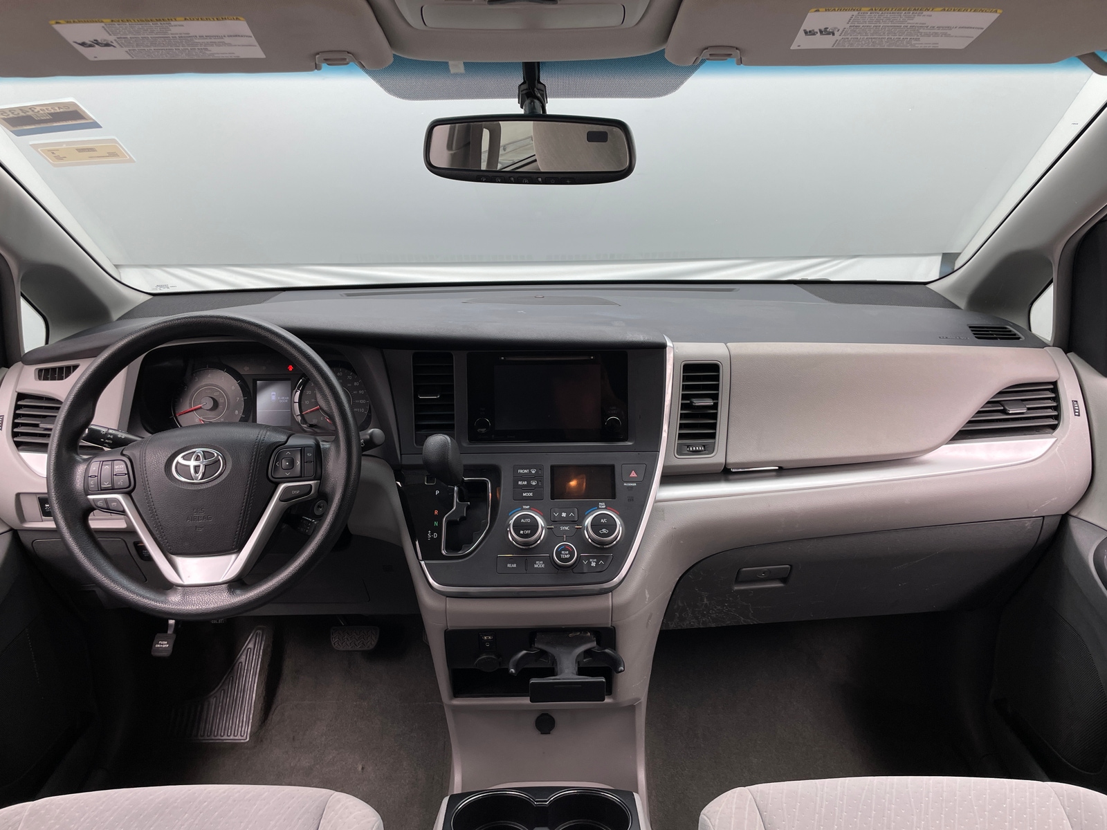 Thumbnail: 2017 Toyota Sienna - 3