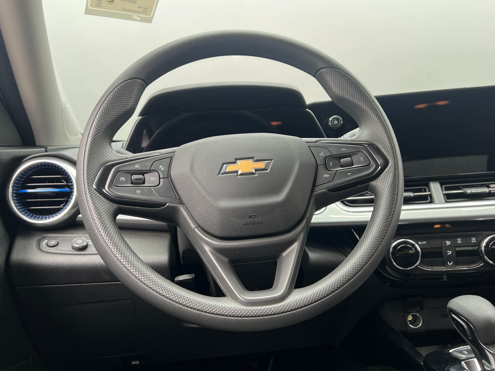 Thumbnail: 2025 Chevrolet Trax - 5
