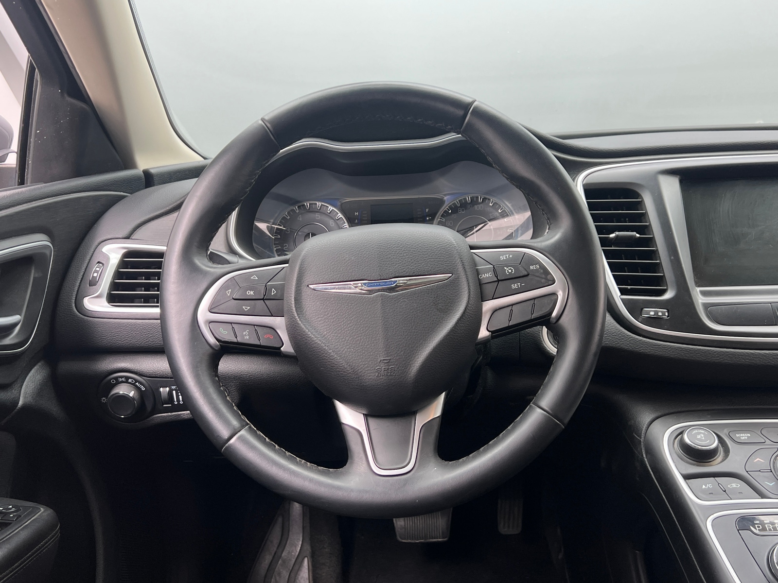 Thumbnail: 2016 Chrysler 200 - 5